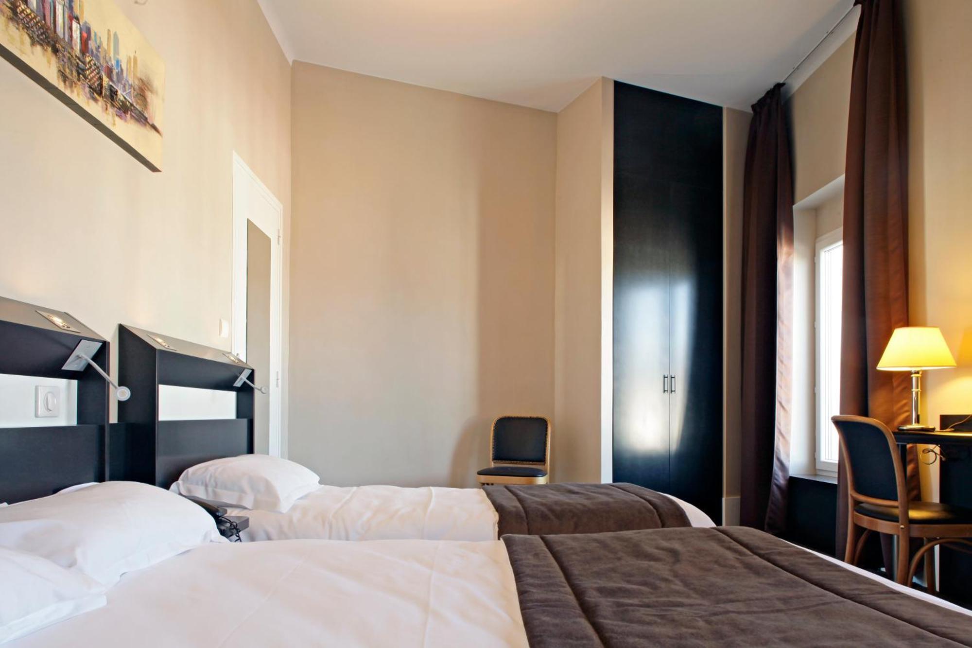 Logis Hotel Des Bourbons Montluçon Kültér fotó