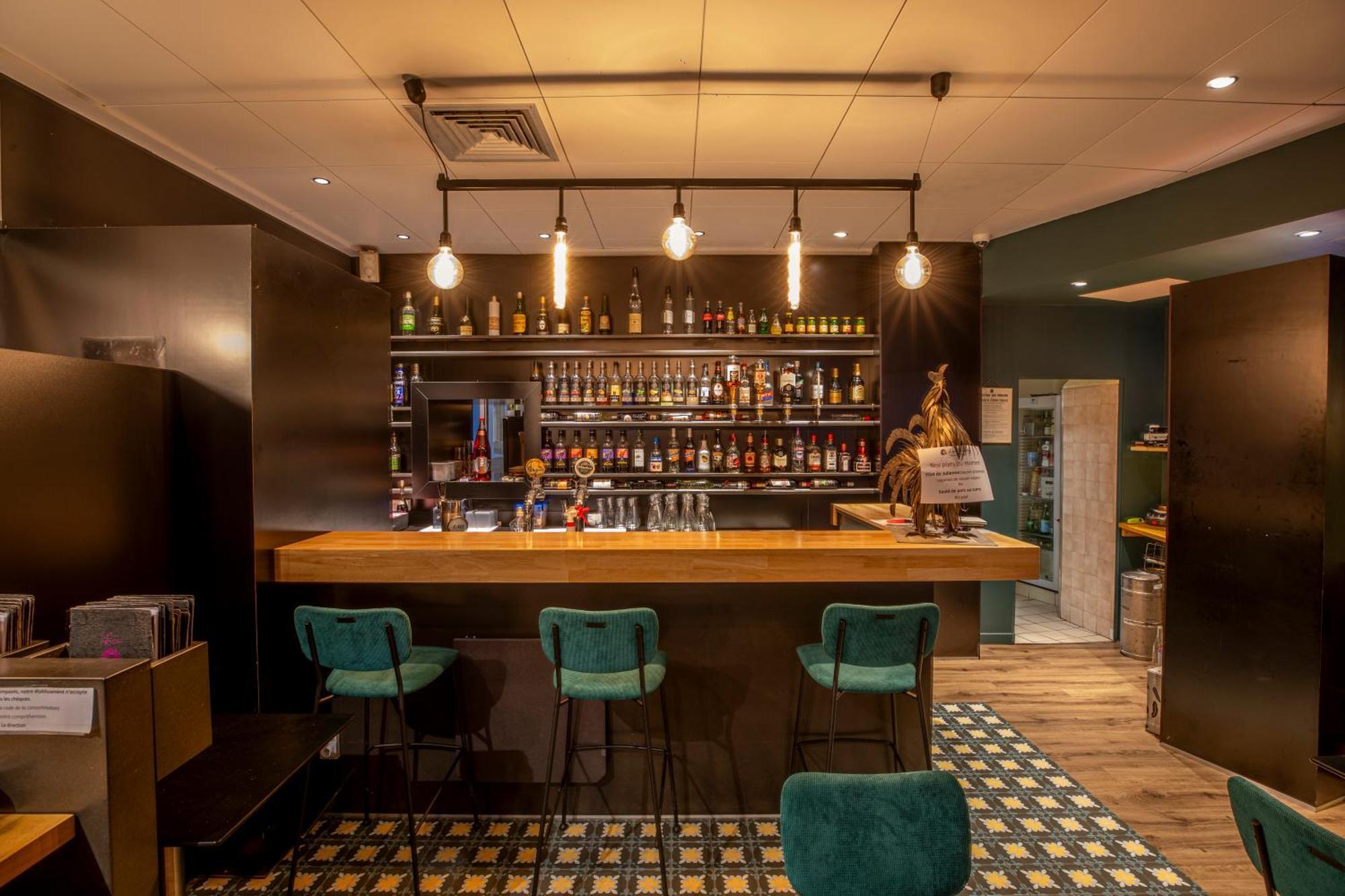 Logis Hotel Des Bourbons Montluçon Kültér fotó