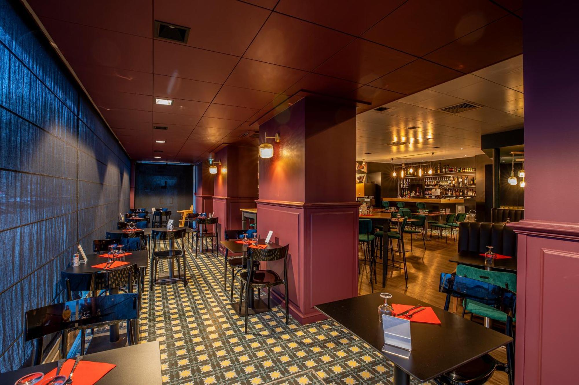 Logis Hotel Des Bourbons Montluçon Kültér fotó