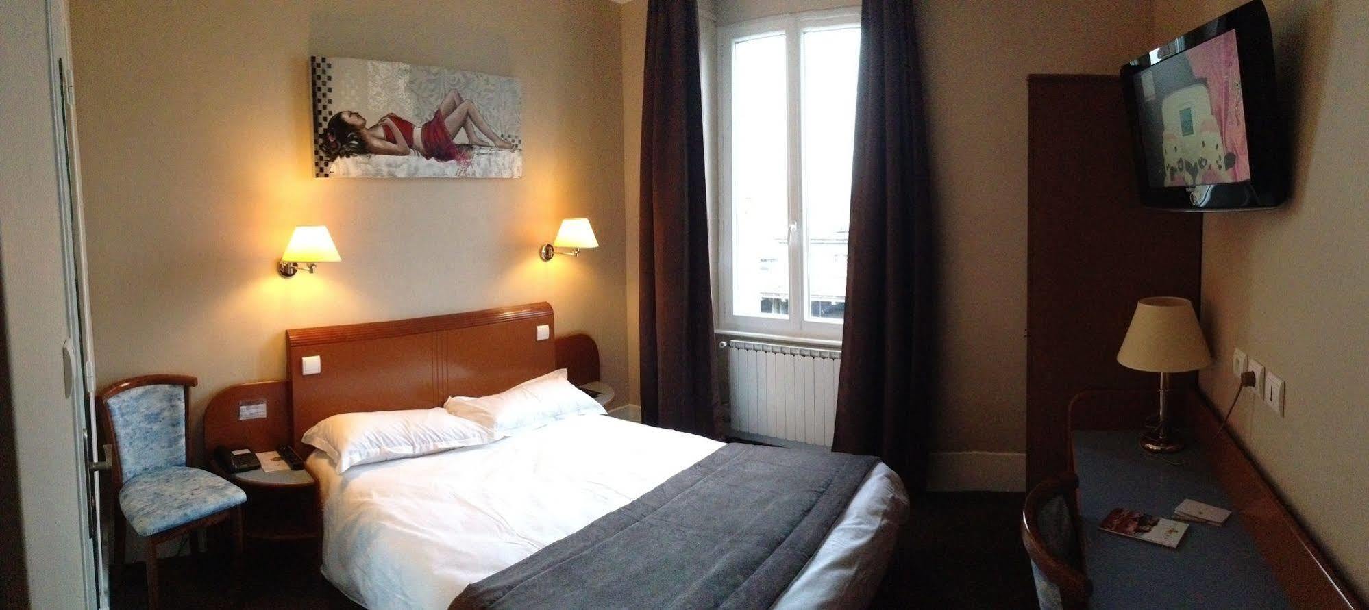 Logis Hotel Des Bourbons Montluçon Kültér fotó